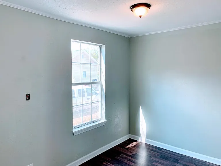 2400 Union Ave — Photo 9