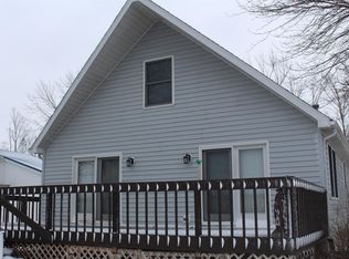 46 W Waldron Lake Dr, Wawaka, IN