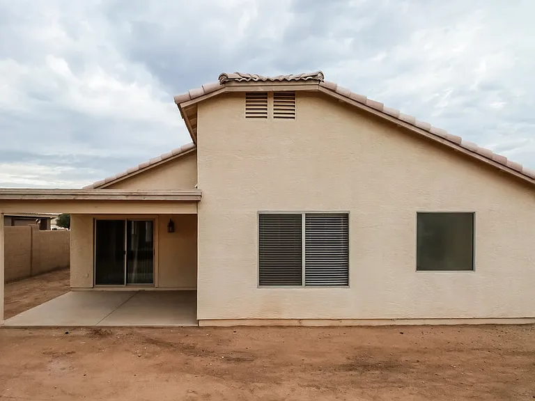 2213 W Saint Charles Ave — Photo 14