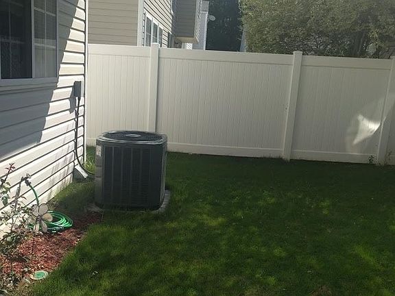 4th image of 902 W Oaks Dr