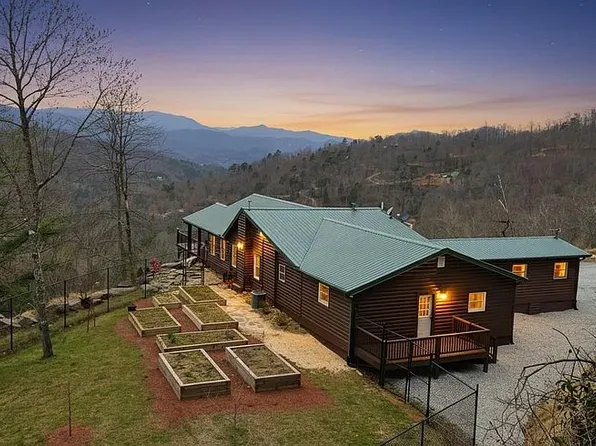 833 Fox Run Rd, Bryson City, NC 28713