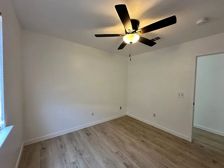 2324 W Delta Ave — Photo 12