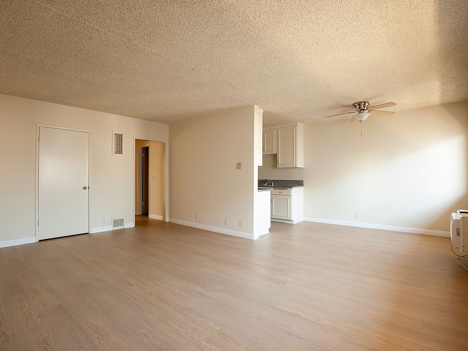 1st image of 14254 Roscoe Blvd APT 4