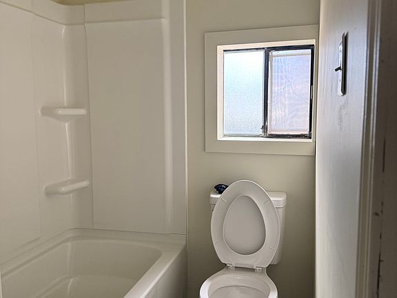 3rd image of 905 Tilden St #905B