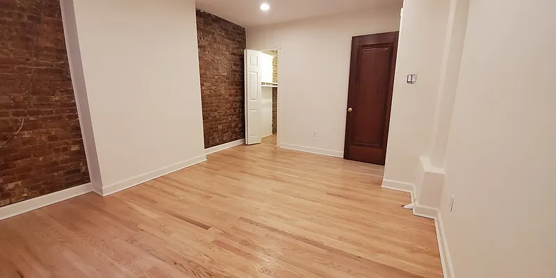 Rented by Manhattan Best Realty, Inc. | media 25