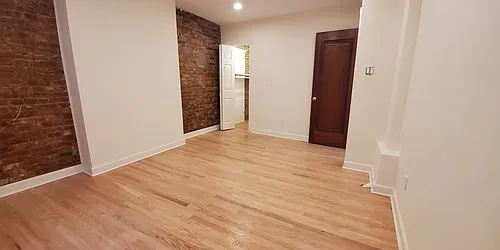 Rented by Manhattan Best Realty, Inc.