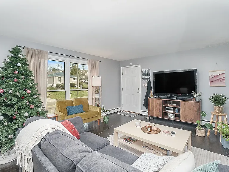 2465 E Galbraith Rd #3 — Photo 4