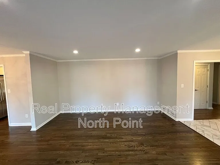 3434 Palace Ct — Photo 21
