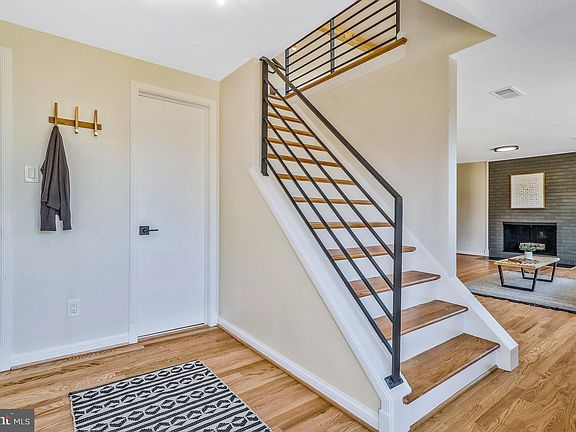 5th image of 7210 Regent Dr