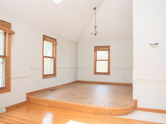 4th image of 1218 Central Ave #B