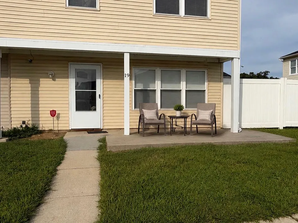 19 Lamont Ct