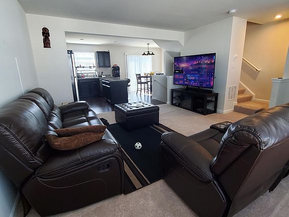 3rd image of 412 Sitka Spruce Ln