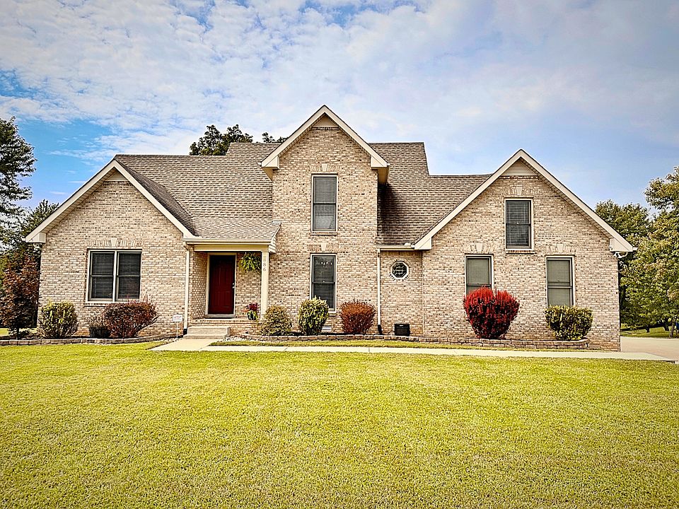 1st image of 886 Countrywood Dr