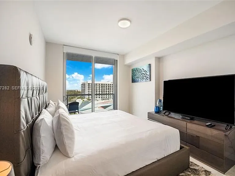 3900 Biscayne Blvd #1009 — Photo 3