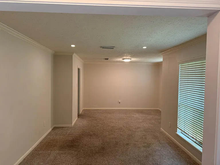 515 Tresvant Dr — Photo 15