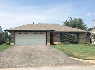 4102 Bunker Hill St, Enid, OK 73703