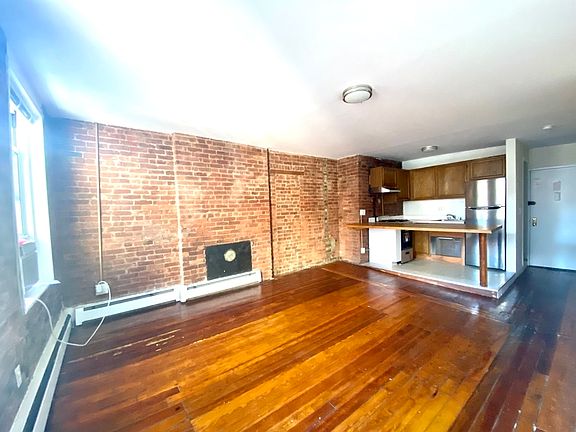 2nd image of 33 Crosby St #Ff4