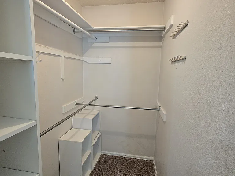 6526 Charter Dr — Photo 11