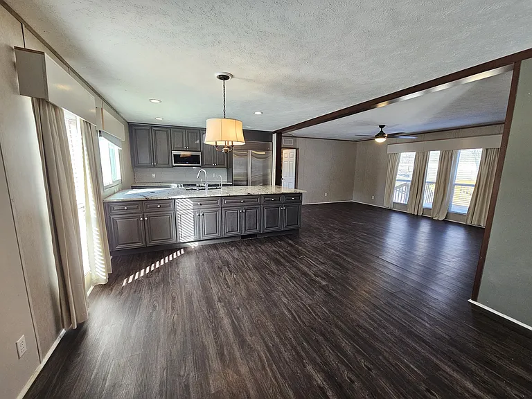 3434 Laguna Dr — Photo 23