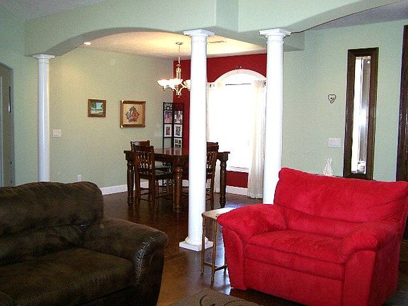 5th image of 469 Dogwood Ln