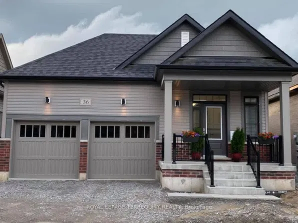 36 Pietrowski Dr, Georgina, ON L4P 0K2