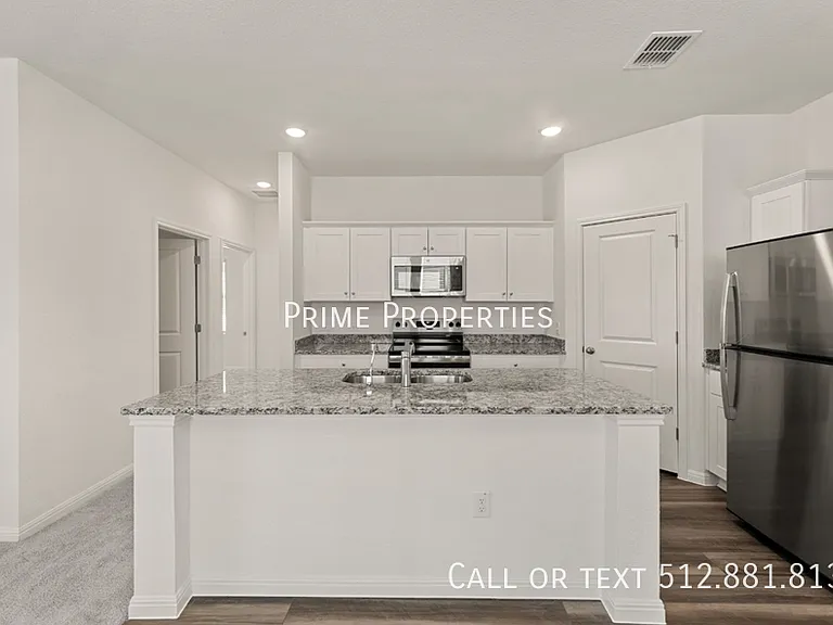 221 Wilson Springs Ln — Photo 8