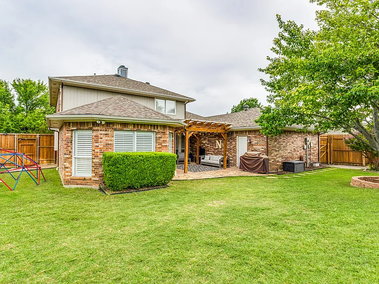 405 Parkshire Dr — Photo 25