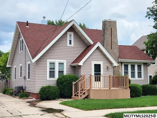 312 15th St SE, Mason City, IA 50401