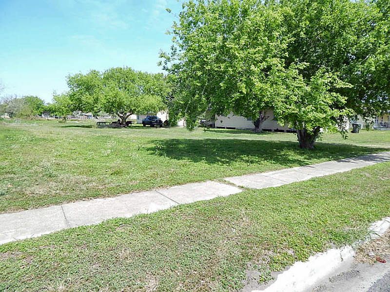 2nd image of 4822 Bonner Dr