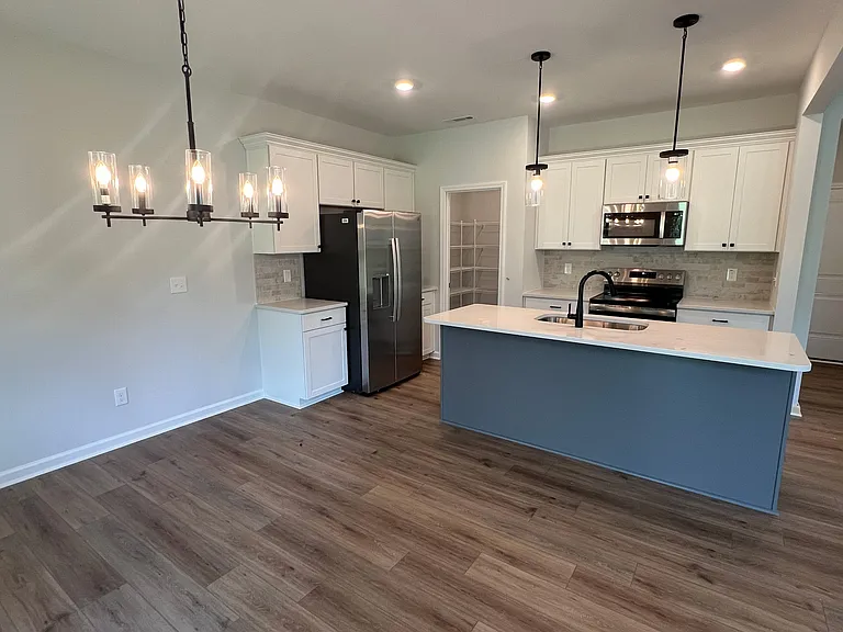 427 White Oak Garden Way — Photo 5