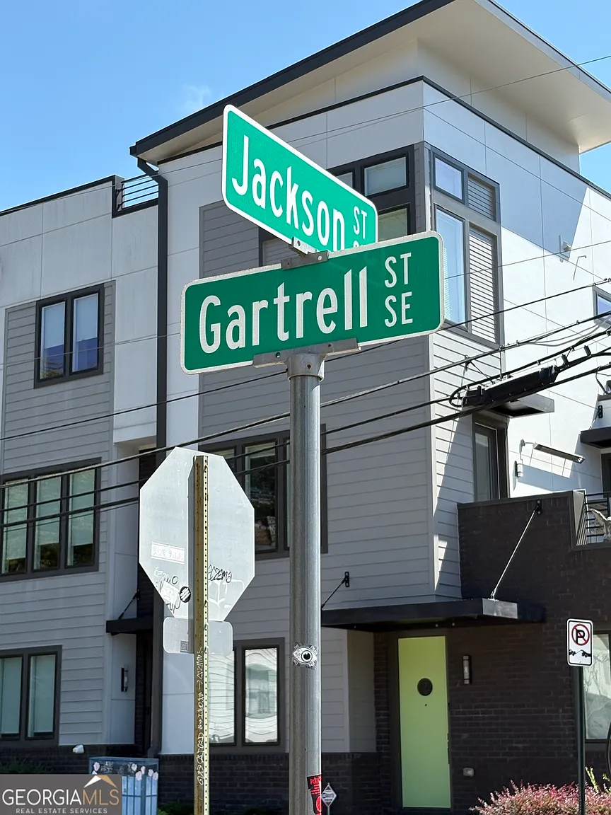 416 Gartrell St SE photo 1