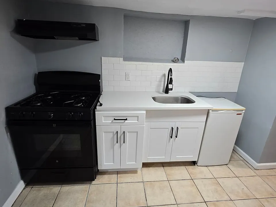 21 Eckert Ave #BASEMENT