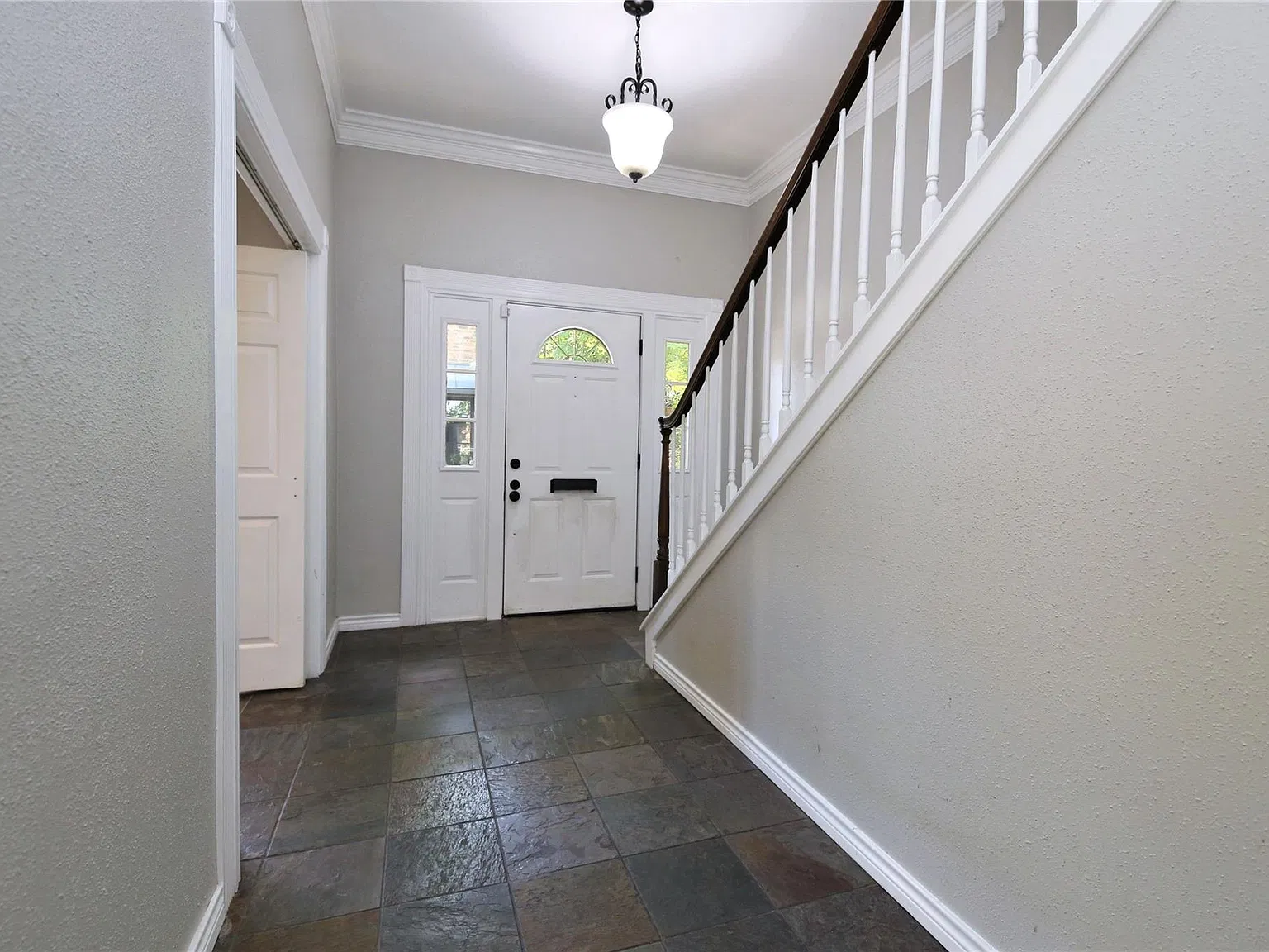 4 bed, 3.5 bath, 2548 sqft, $3,550 — Photo 3