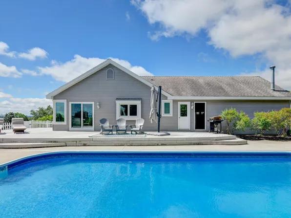 1744 Wayne St, Traverse City, MI 49684