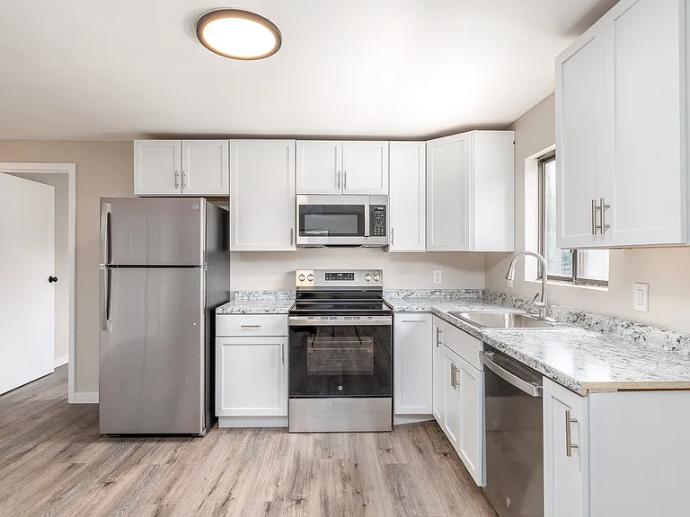 Hartford Mills Apartments — Photo 12