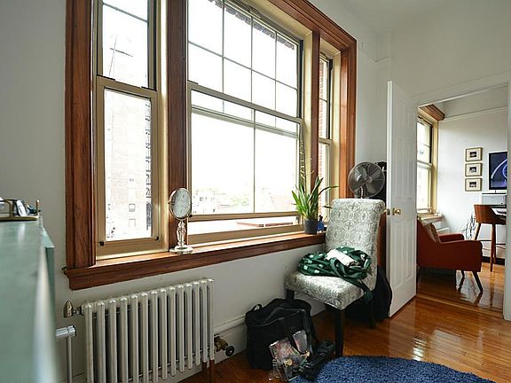 4th image of 287 Amsterdam Ave #605