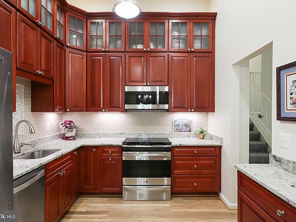 4th image of 9907 Hemlock Woods Ln