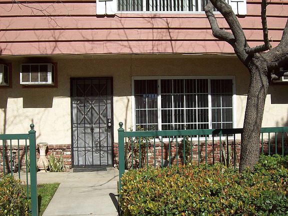 2nd image of 1420 W Stoneridge Ct APT B