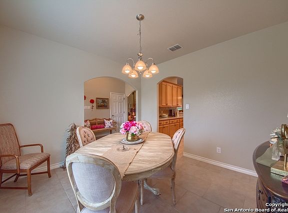 5th image of 140 Diamond View Dr