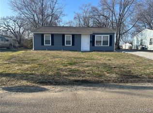 806 Saint Monica Dr, Cahokia, IL