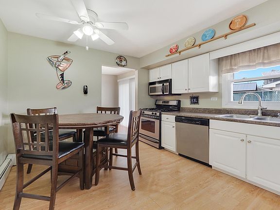 3rd image of 10535 S Sun Valley Ct