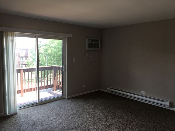 3rd image of 1004 Spruce St APT 3A