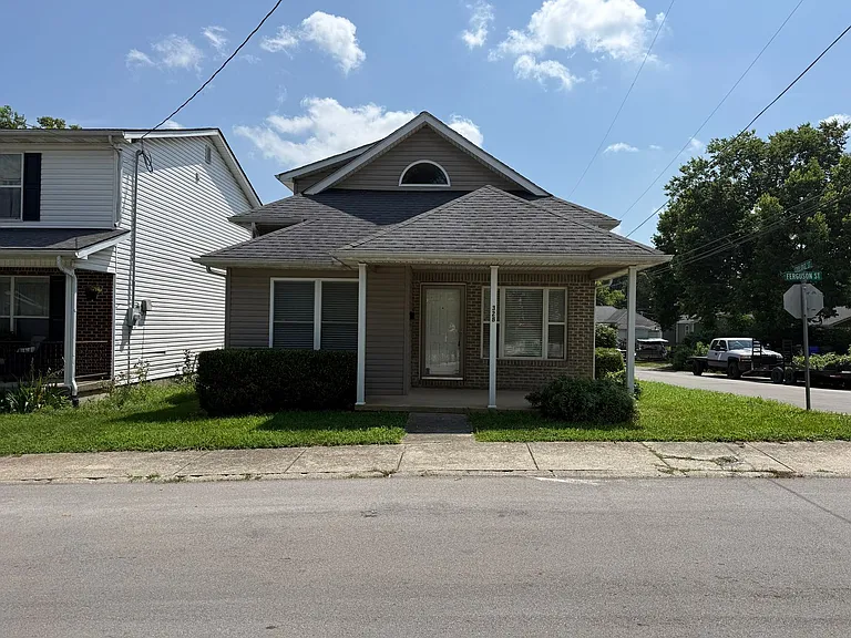 328 Ferguson St — Photo 7