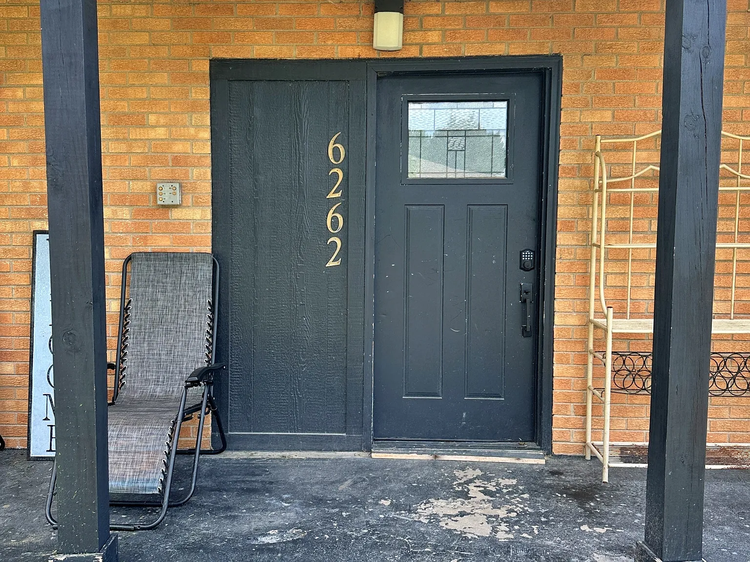 1 bed, 1.0 bath, 300 sqft, $785 — Photo 2
