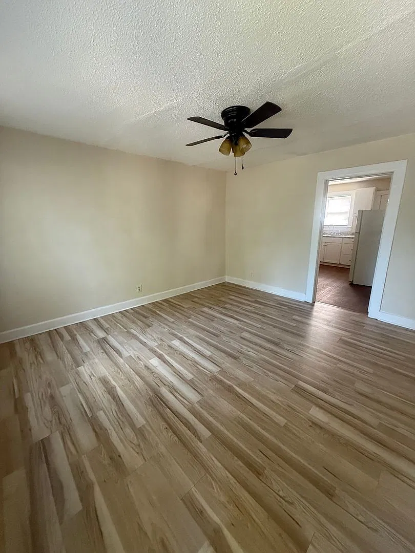 807 Ward Street — Photo 2