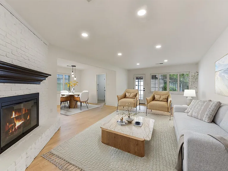 5946 Valkeith Dr — Photo 5