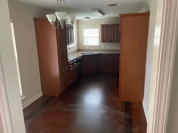 1100 French Dr, Conway, AR 72034