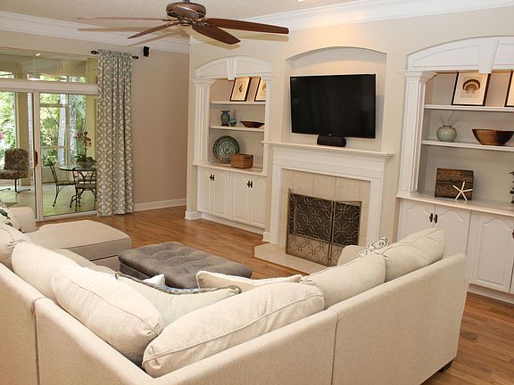 5th image of 925 W Grist Mill Ct