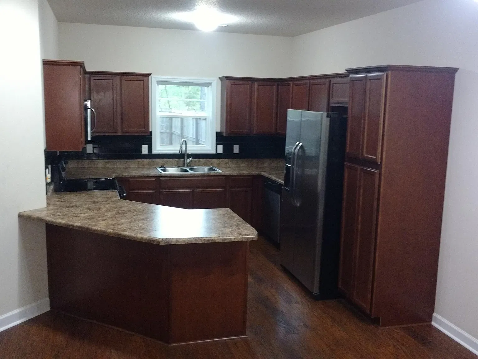 3 bed, 2.5 bath, $1,695 — Photo 2