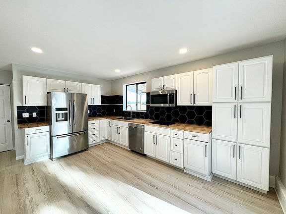 3rd image of 32659 E Macy St